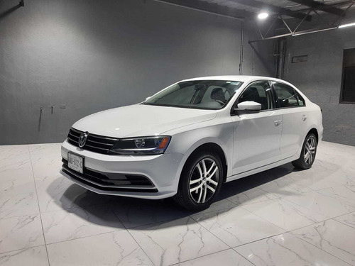 Imagen 1 de 15 de Volkswagen Jetta 2016 2.5 Trendline At