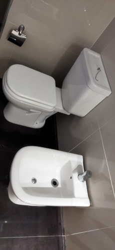 Imagen 11 de 12 de Apartamento De Un Dormitorio En Malvín, Amplio Y Luminoso, Se Alquila - Garantía: Contaduría O Anda