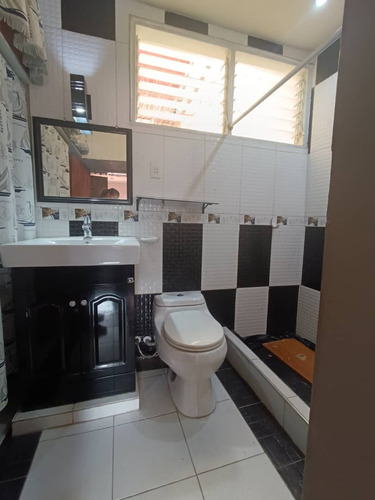 Prc-170 En Venta Casa En La Urb. Los Jarales. San Diego. Luz Coelho