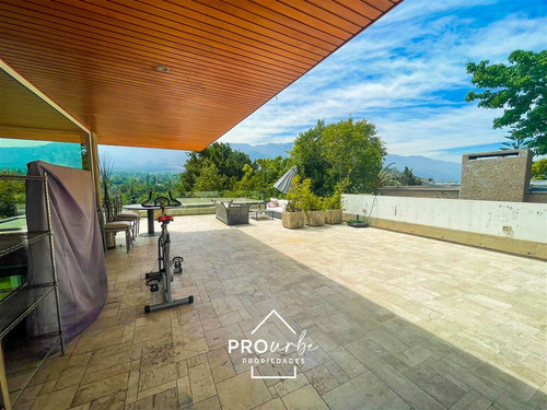 Casa En Venta De 4 Dorm. En Las Condes