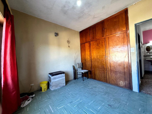 Casa Con Locales En Venta En Rafael Calzada