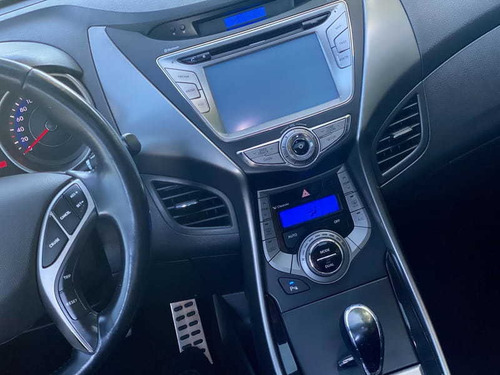 Imagem 11 de 14 de Hyundai Elantra 2014