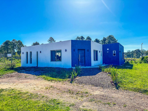 Venta Casa 3 Dormitorios, Piscina Climatizada, Chacra Del Pinar Punta Del Este