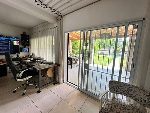 Venta Casa 4 Amb Pilar Permuta Pileta Jardin