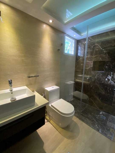 Imagen 15 de 21 de Vendo Casa 1462m2 5h/6b/6pe El Cafetal 0678