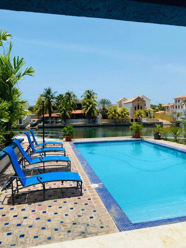 Imagen 6 de 11 de En Venta Hermosa Villa Con Canal