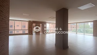 Oficina en arriendo