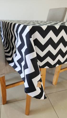 Mantel Rectangular 2 X 1,50m Antimancha Premium Estampados Color Negro Zigzag
