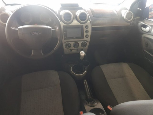 Imagem 5 de 6 de Fiesta Sedan 1.6 Rocam Sedan 8v Flex 4p Manual