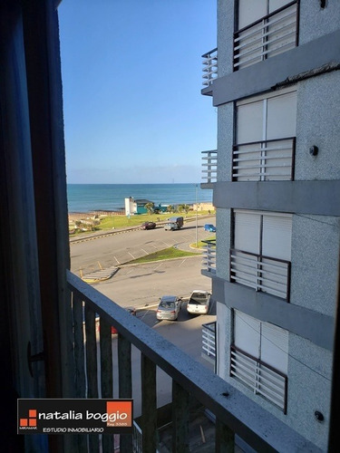 Imagen 7 de 14 de Departamento De 2 Ambientes Vista Lateral Al Mar En Venta V4207