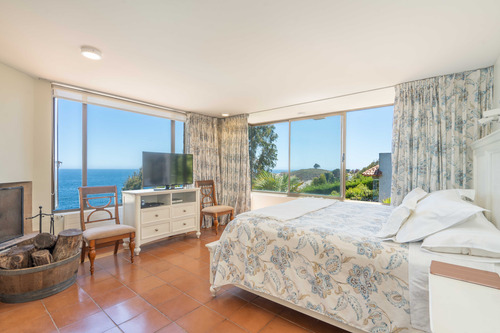 Casa Con Excelente Ubicación En Zapallar