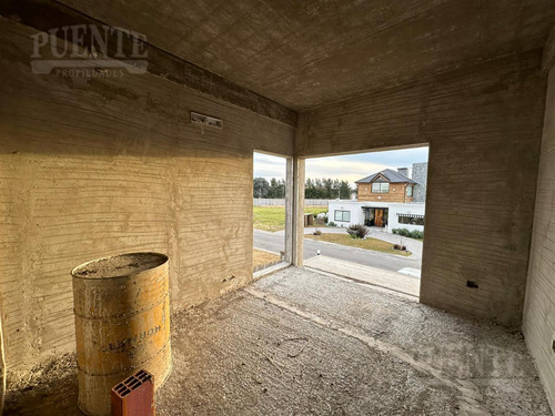 Obra En Construcción A La Venta En Lagos De Canning 1