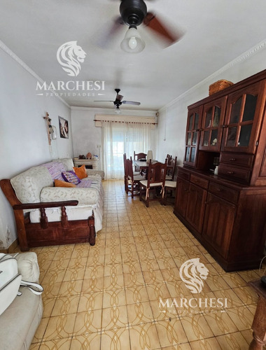 Venta Casa 4 Ambientes Con Consultorio Instalado. Fondo Libre Con Galería. Berazategui Oeste