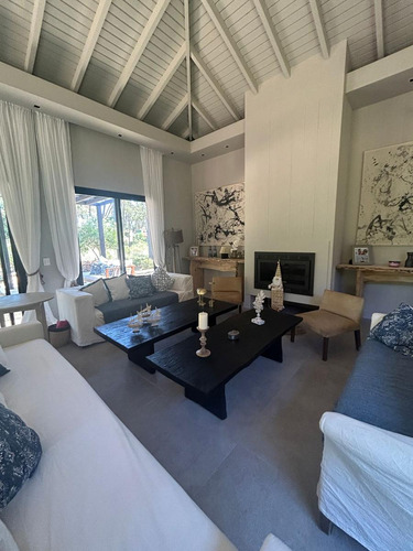 Excelente Moderna Casa Reserva Montoya La Barra