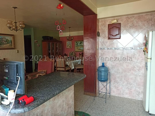 Imagen 14 de 20 de Comodo Apartamento En Venta Urb El Centro Mcy Estef 22-5115