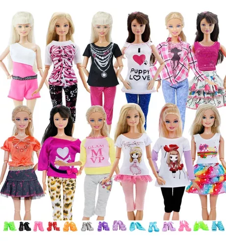 Kit De Roupas Vestidos Casaco e Sapatos Para Bonecas Barbie em