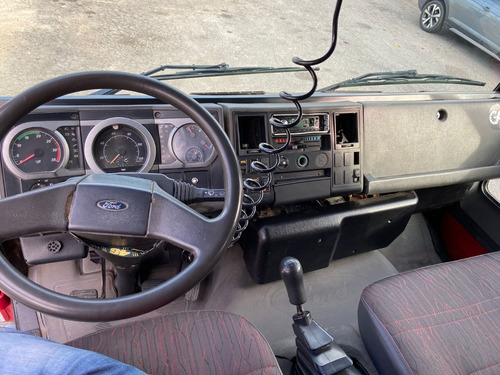 Imagem 4 de 8 de Ford Cargo 815e - Boiadeiro