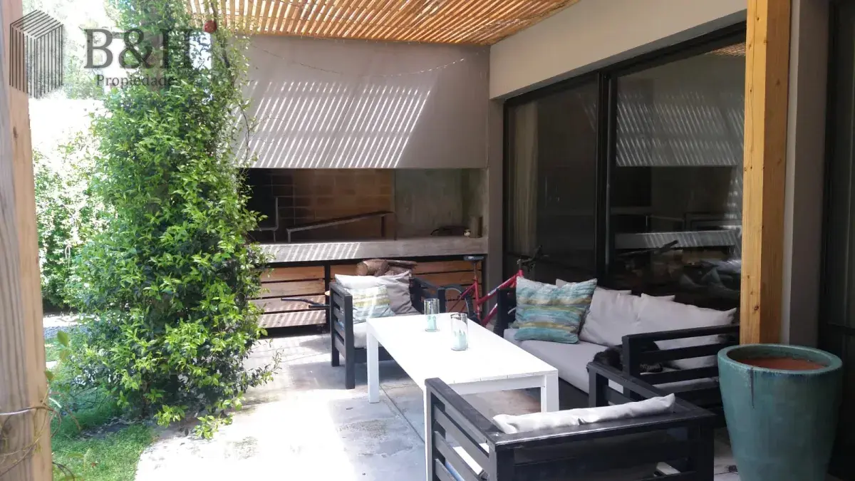 Excelente Casa De 3 Dormitorios - Punta Del Este · Foto 4