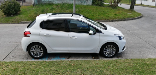 Peugeot 208 1.2 Puretech Francés!!