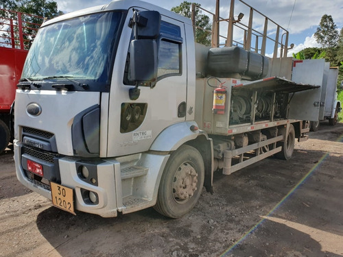 Ford Cargo 1723 4x2 Ano 2014 Comboio Gascom 6.000 Litros
