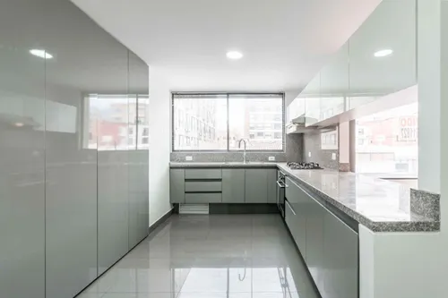 Apartamento En Venta En Chicó Navarra. Cod V7943