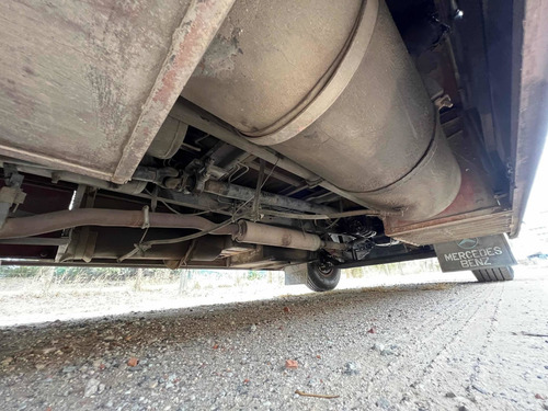 Imagen 18 de 25 de Mercedes-benz 1518 Con Caja Totalmente Equipada Y Balancín