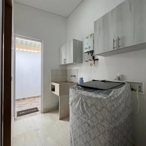 Casa En Arriendo En Vilas Verdes. Cod A8014639
