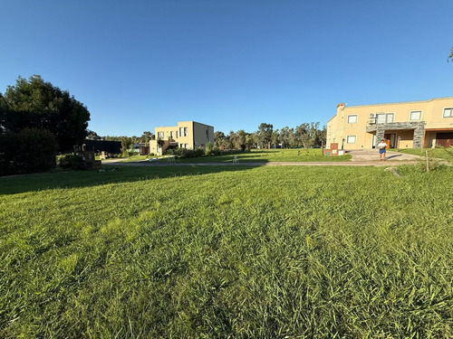 Terreno Lote En Venta En Casuarinas Del Pilar, Zelaya, Pilar