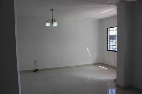 Imagen 16 de 20 de En Venta Casa Con Acabados Modernos Sprc