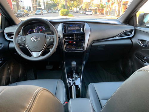 Imagen 10 de 21 de Toyota Yaris Xls Pack Cvt