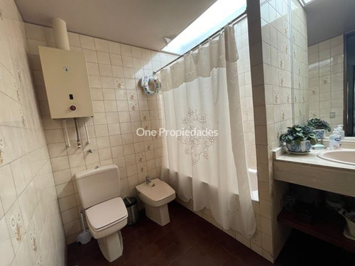 Casa En Venta De 4 Dorm. En Las Condes