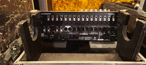 Allen & Heath Qu-16 Con Fligth Case ! (Usado)