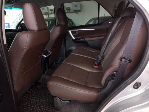 Imagem 11 de 15 de Toyota Hilux Sw4 2.8 Srx 4x4 7 Lugares 16v Turbo
