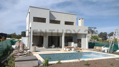Imagen 4 de 23 de Casa Con Pileta Con 5 Cuartos En San Ramon