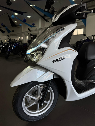 Yamaha Fluo Hybrid 25/26