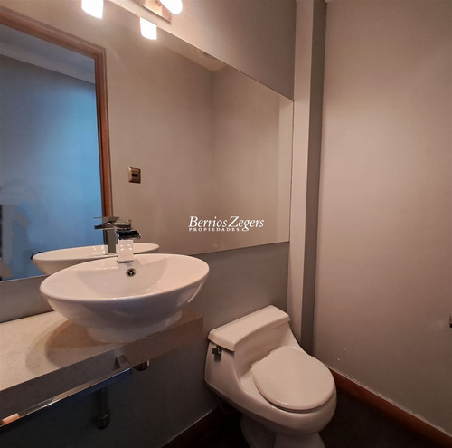 Casa En Venta, 4 Dormitorios 4 Baños, Sala De Estar La Reina