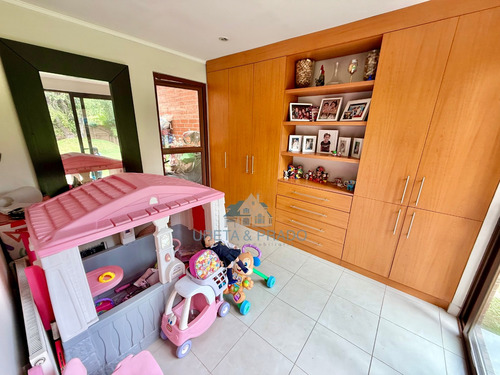 Preciosa Casa En Condominio, San Carlos De Apoquindo