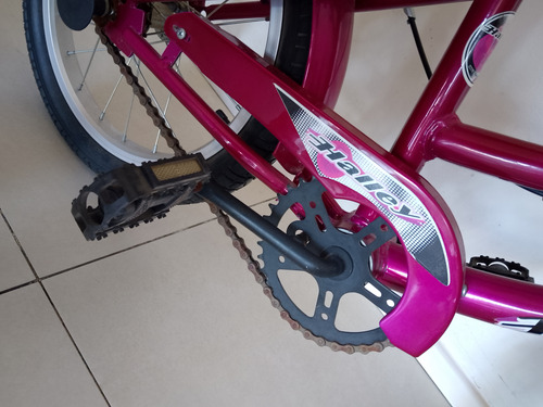 Bicicleta Halley 19058 Niña Rod. 16 Con Rueditas Fuxcia (Usado)