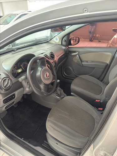 Fiat Palio Palio Essence 1.6 Flex 5p