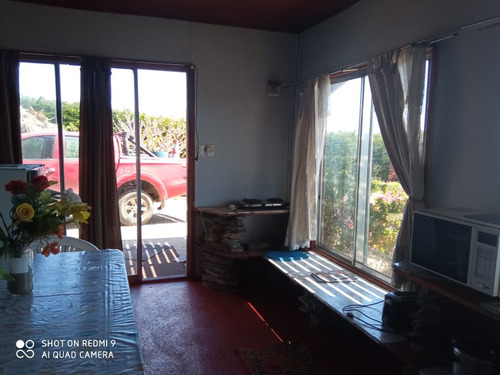 Casa De 3 Pisos Con Vista Al Mar En Frente A Pichidangui