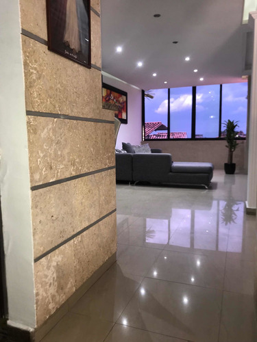 Imagen 8 de 20 de Jra Vende Townhouse De Lujo En Lomas Del Este