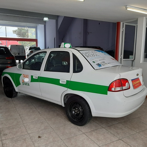 Imagen 2 de 24 de Taxi Chevrolet Classic 4 P Ls C/gnc Y Habilitacion - 2016