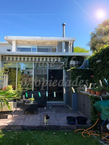 Imagen 8 de 14 de En Venta Casa De Dos Dormitorios Colonia Del Sacramento