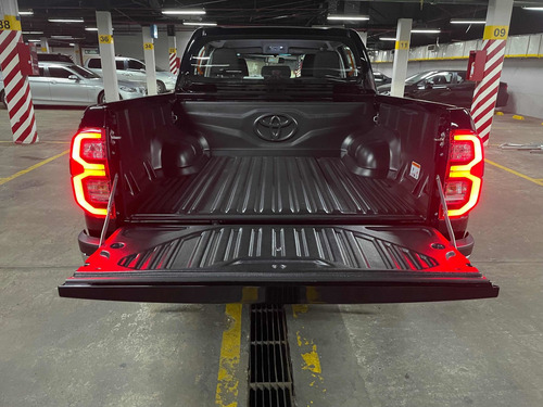 Imagen 6 de 15 de Toyota Hilux 2021 2.8 Cd Srv 177cv 4x4 At