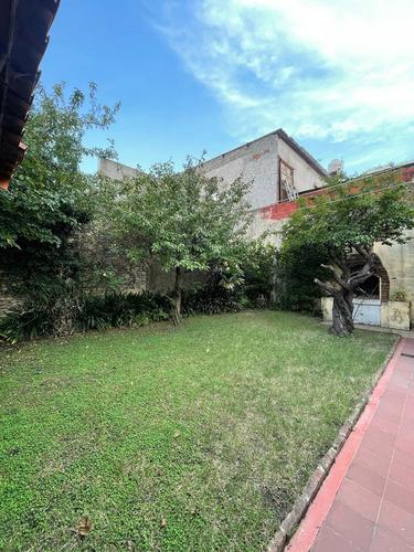 Casa De 3 Ambientes Con Cochera, Jardín Y Parrilla - Villa Dominico