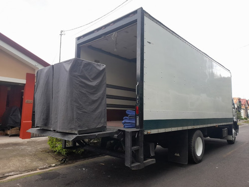 Imagen 8 de 10 de Transportes Y Mudanzas Camion 7.30 Mts Con Rampa Hidraulica