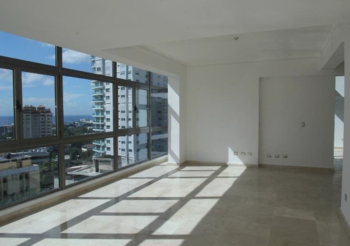 Imagen 8 de 16 de Penthouse Con Cuatro Parqueos