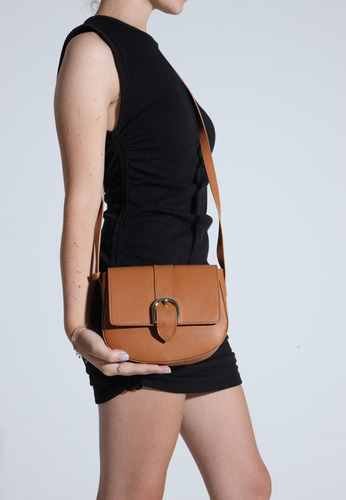 Imagem 2 de 4 de Bolsa Feminina Transversal Saddle Fivela Marrom - My Shoes