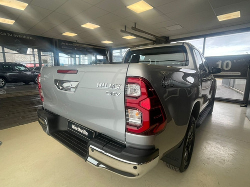 Imagen 8 de 19 de Toyota Hilux Dc 4x4 Srv At6 2.8tdi Gs