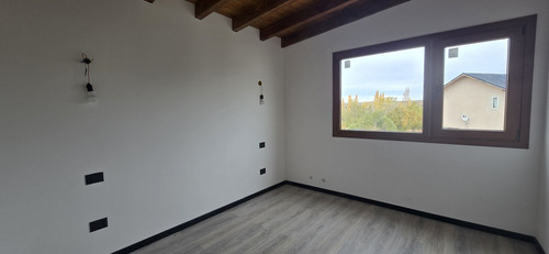 Venta De Casa 2 Dormitorios En Dina Huapi, Bariloche